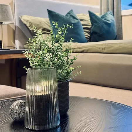 Arctic Seasons Studio Apartment - A Cozy Luxury Escape At The Top Of Tromso Exterior photo