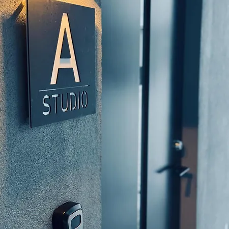 Arctic Seasons Studio Apartment - A Cozy Luxury Escape At The Top Of Tromso Exterior photo