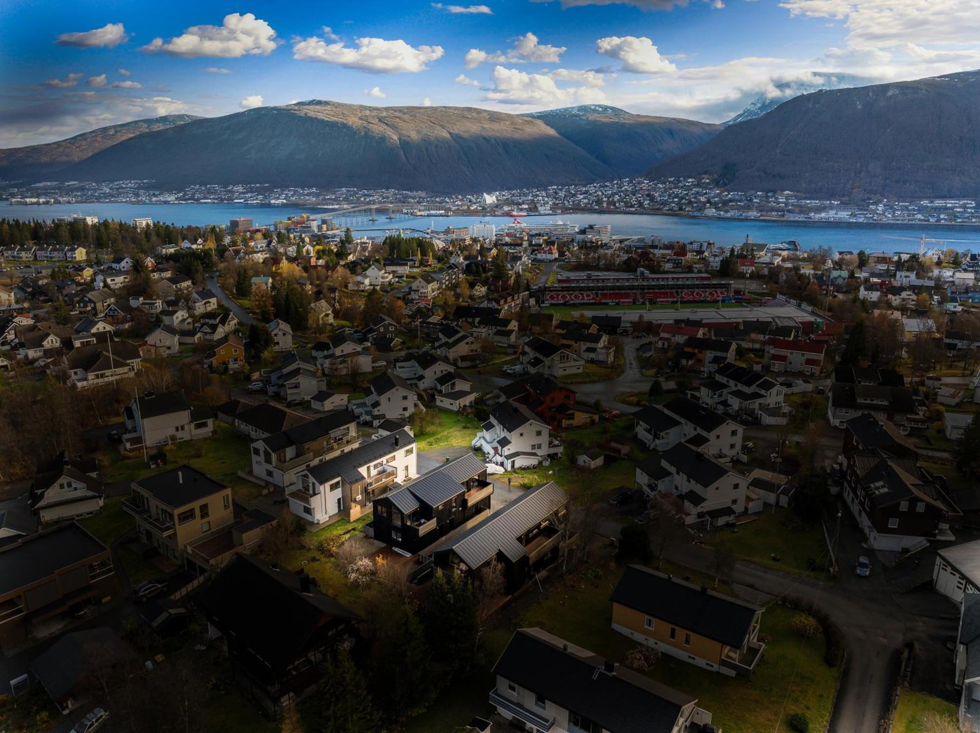 Arctic Seasons - A Cozy Luxury Escape At The Of Tromsø